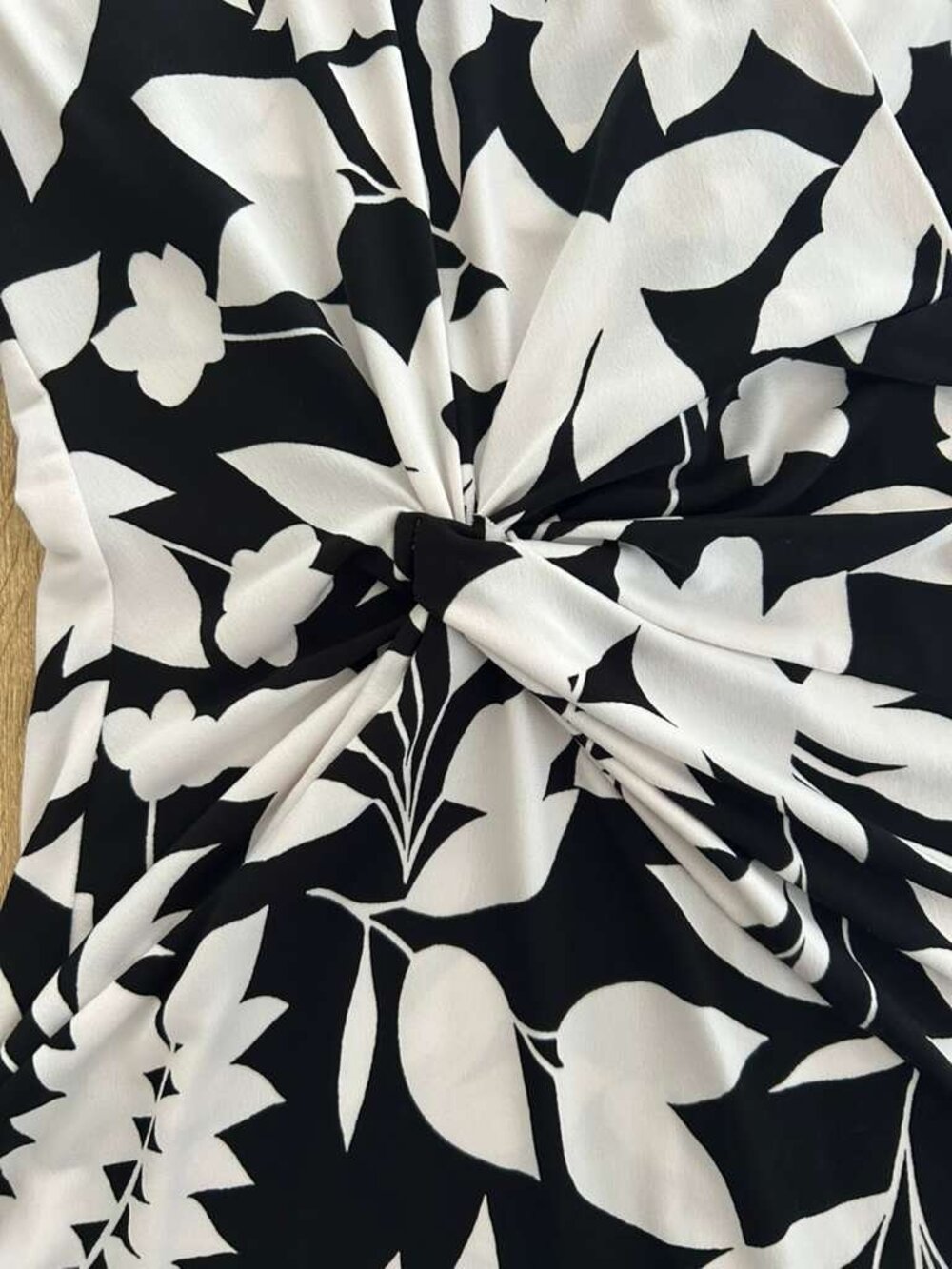 CHAPS Black White Floral Maxi Dress Size 10 Stretch Formal Wedding Guest - Picture 5 of 15